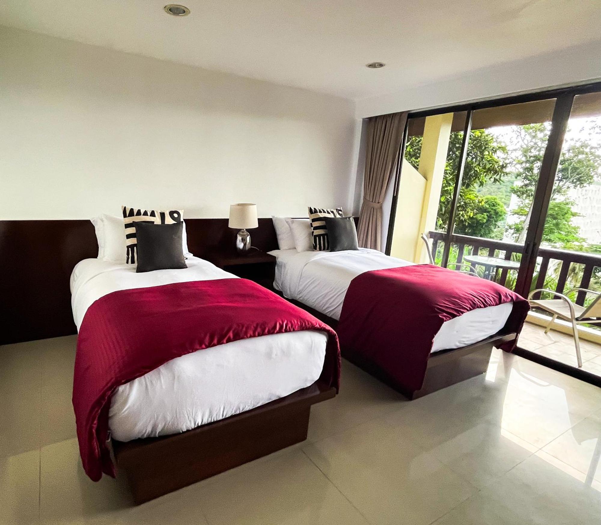 Sea Hills Resort Patong Екстериор снимка