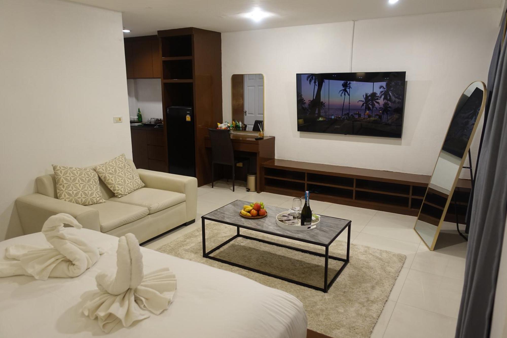 Sea Hills Resort Patong Екстериор снимка