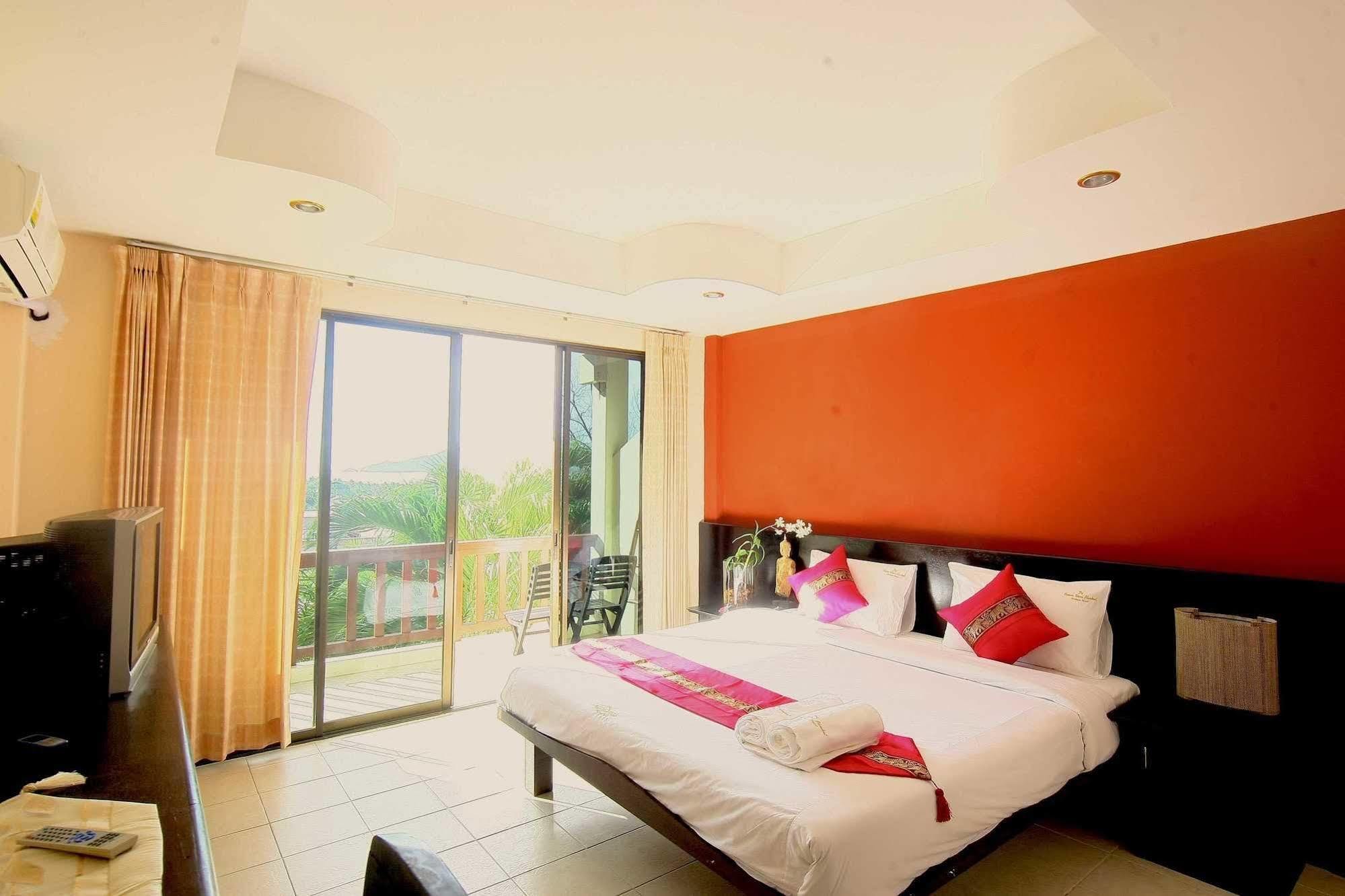 Sea Hills Resort Patong Екстериор снимка