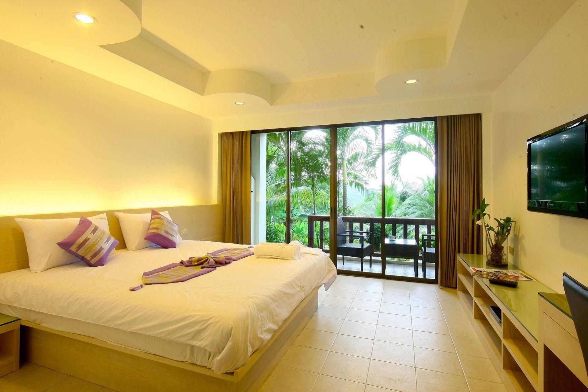 Sea Hills Resort Patong Екстериор снимка