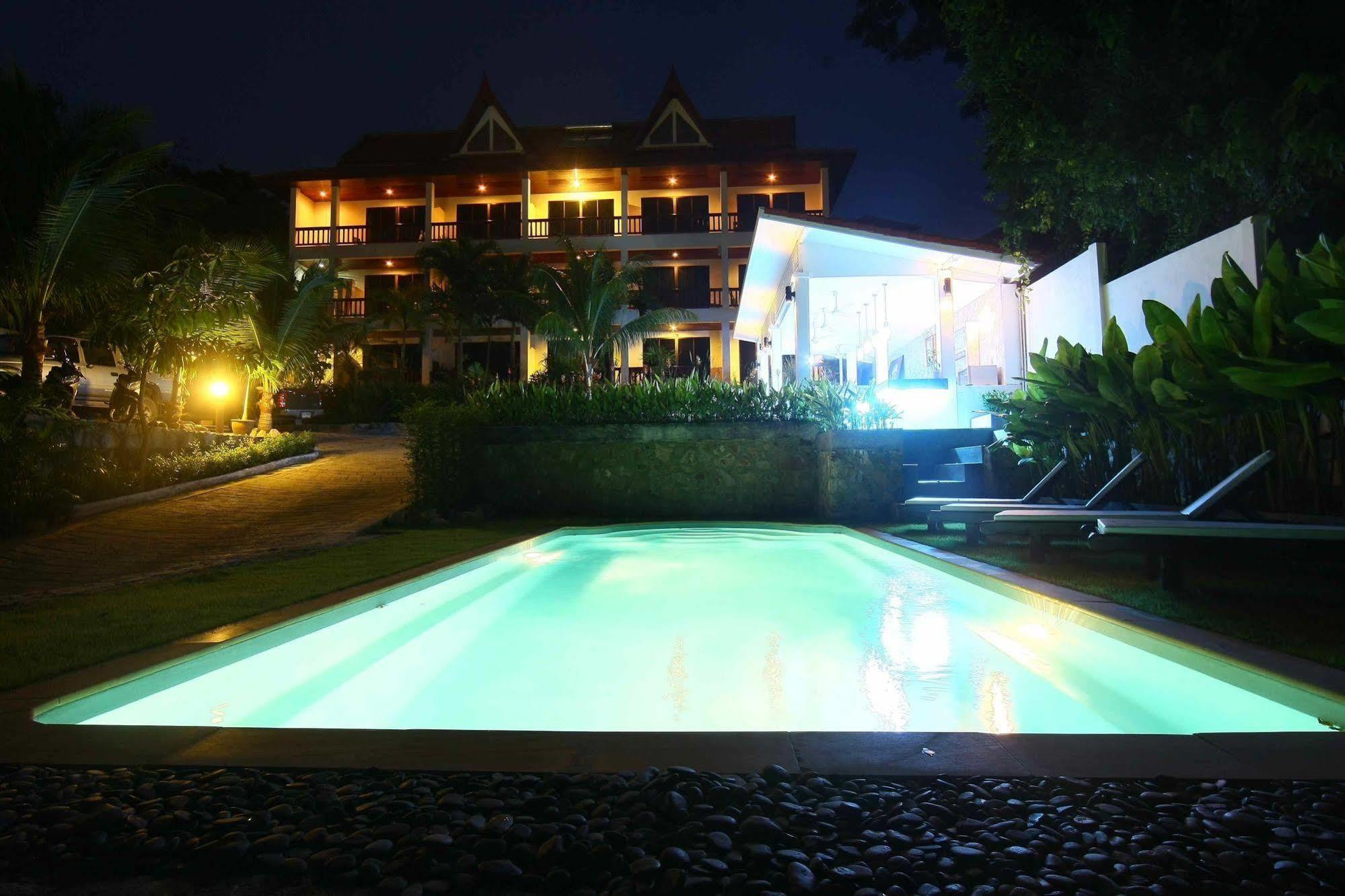 Sea Hills Resort Patong Екстериор снимка